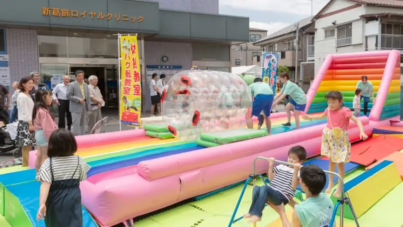 ネイスでは教室を出店しているエリアで、自治体など地域の方々との連携で、気軽に出来る体操体験などを開催し、健康や教育へ貢献できるよう推進しています。